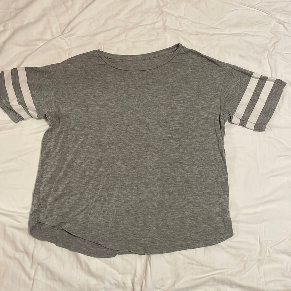 Gray American Eagle shirt